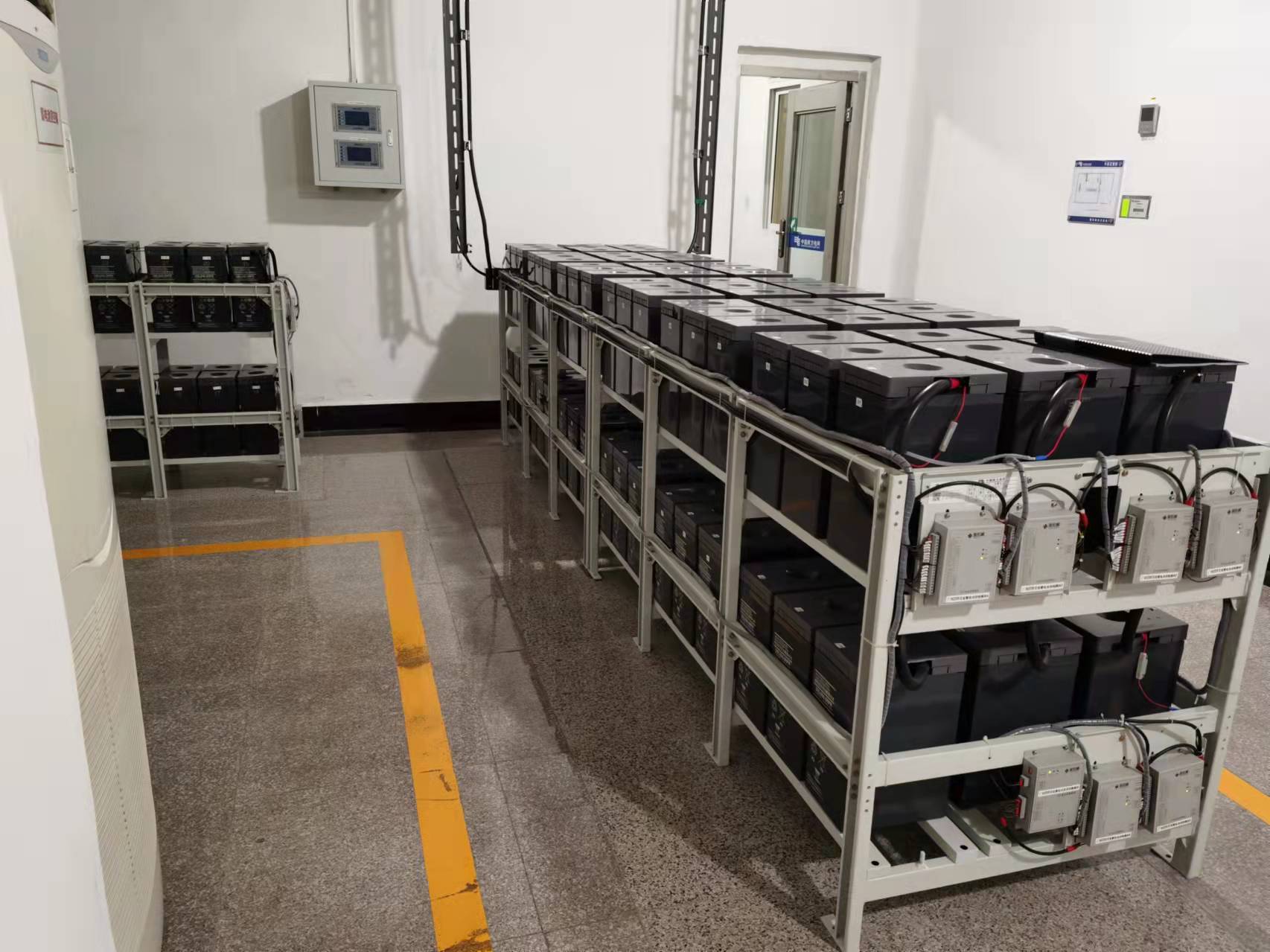 球速体育ups电源如何根据主机功率和待机时间计算电池容量？